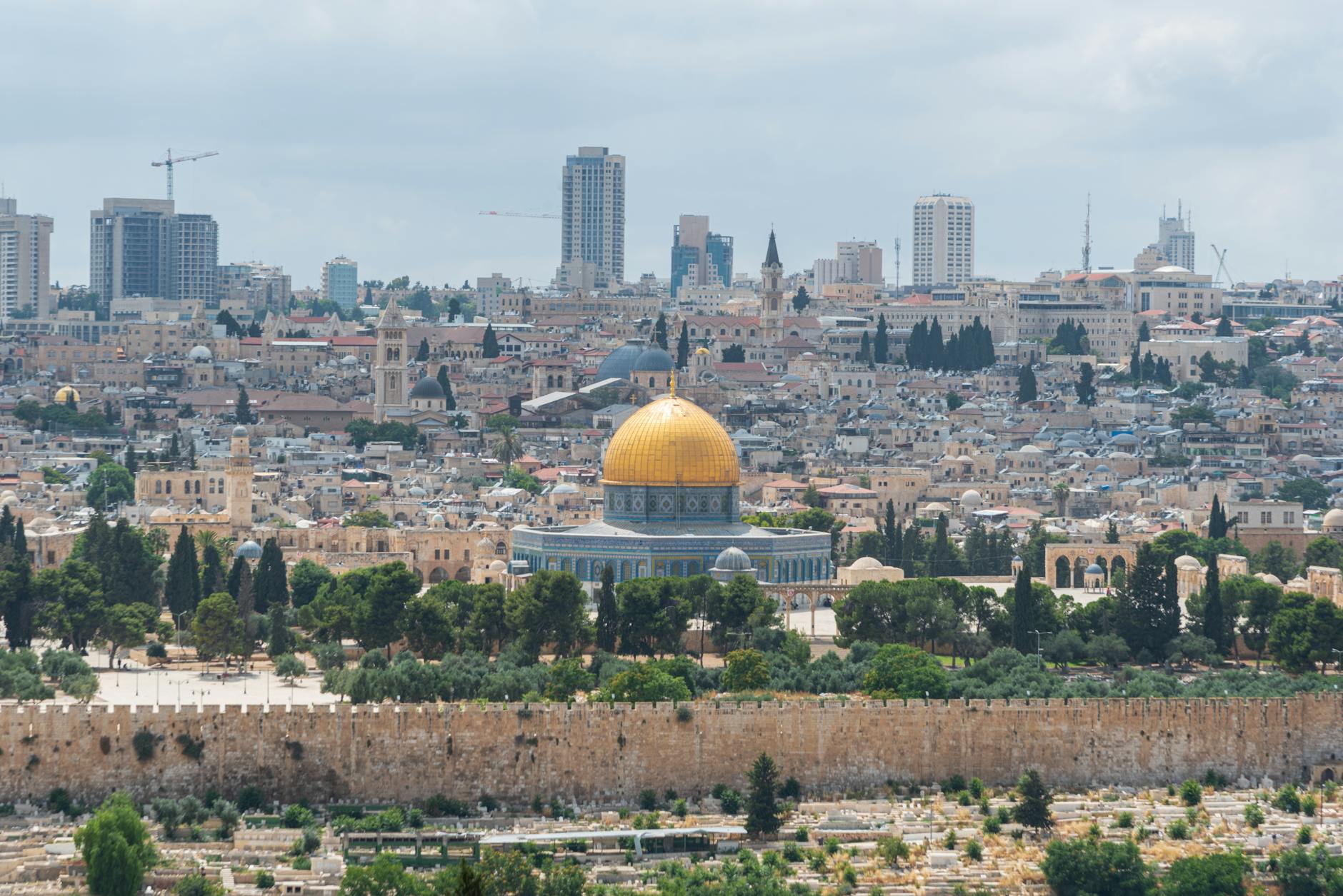 aerial view of dome of the rock in jerusalem skyline